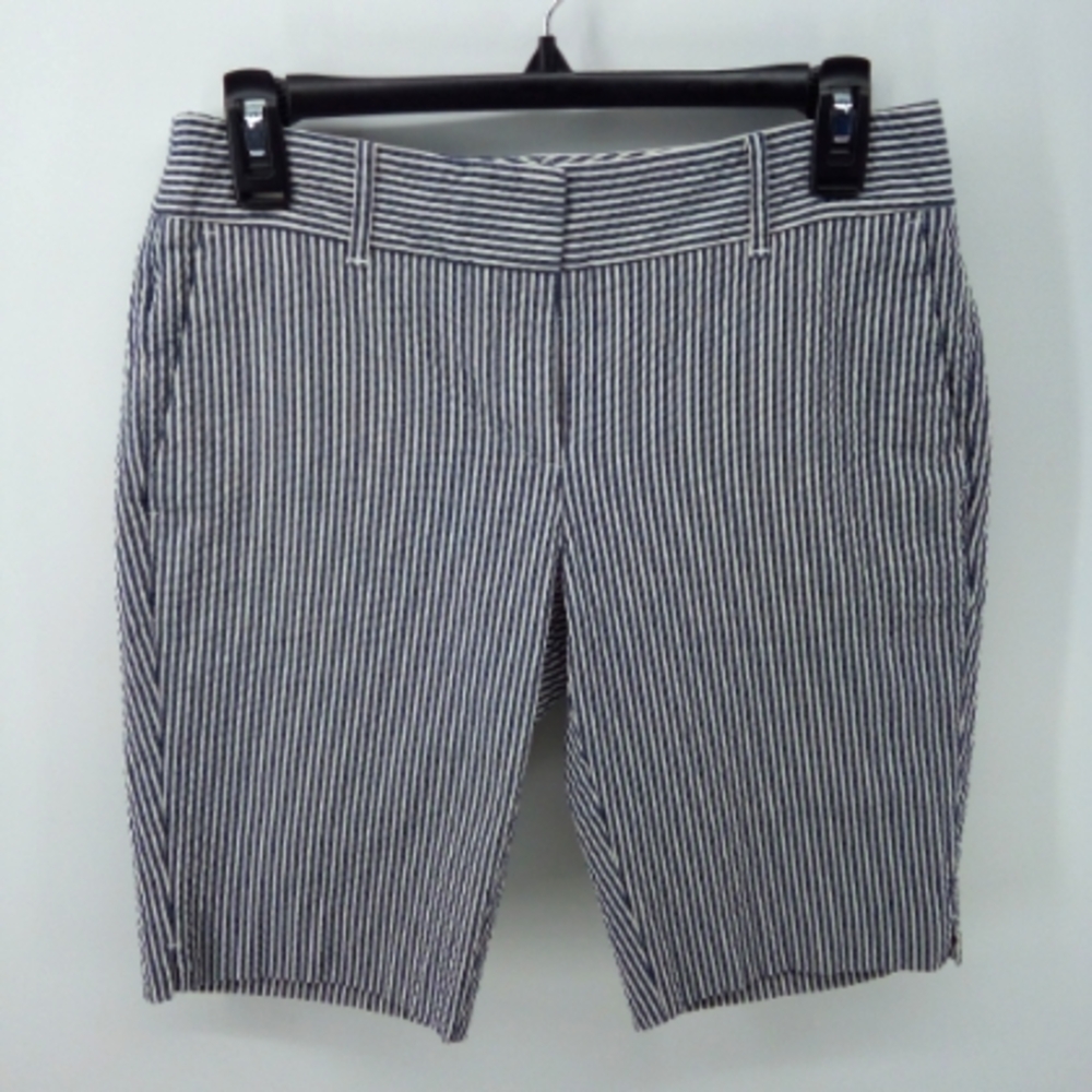Ann Taylor Devin Fit Seersucker Shorts 2 Cotton Blend Pockets